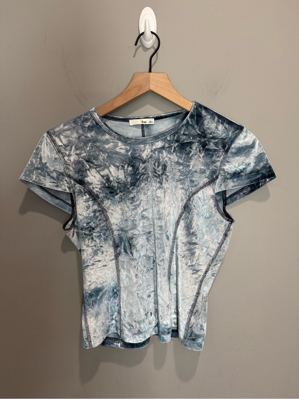 Aritzia Wilfred Free Blue Crushed Velvet Exposed Seam Tee Size L